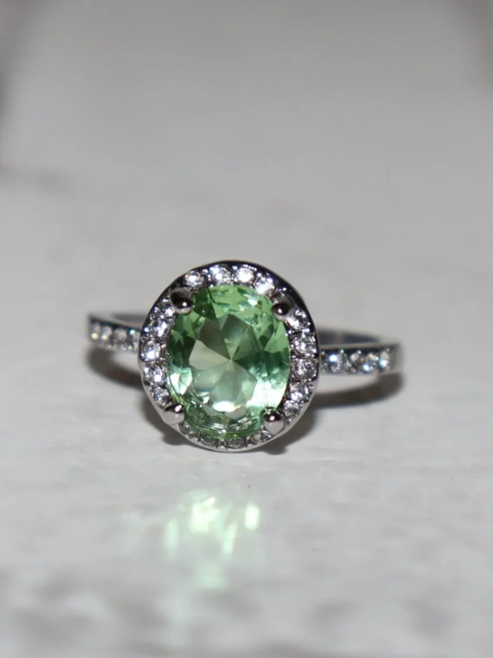 ✨ Green Oval Halo Ring • Size 9 ✨ S
